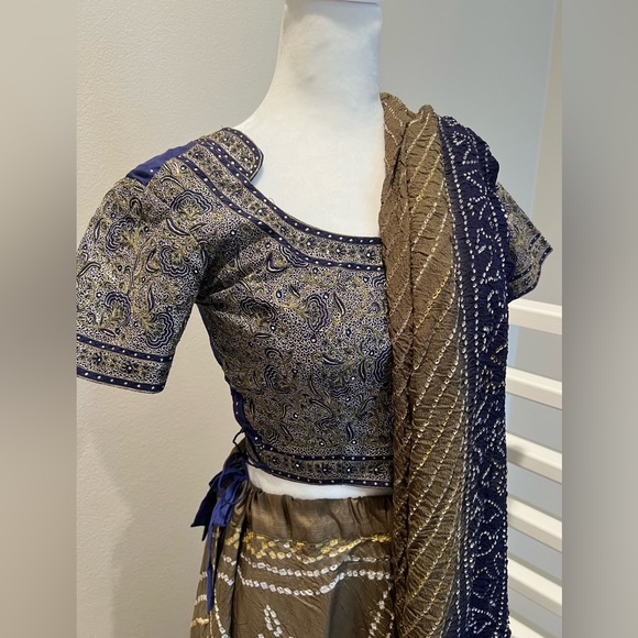 Bandhani Lehenga - blue and green, XS petite - Picture 3 of 12